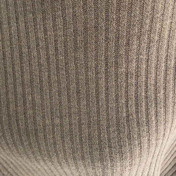 Shein long sleeve side knot shirt. - Picture 2 of 3